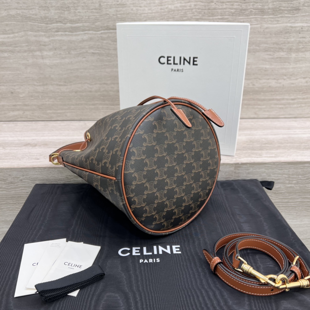 Túi Xách Nữ Celine Clara 116882 Logo Celine 