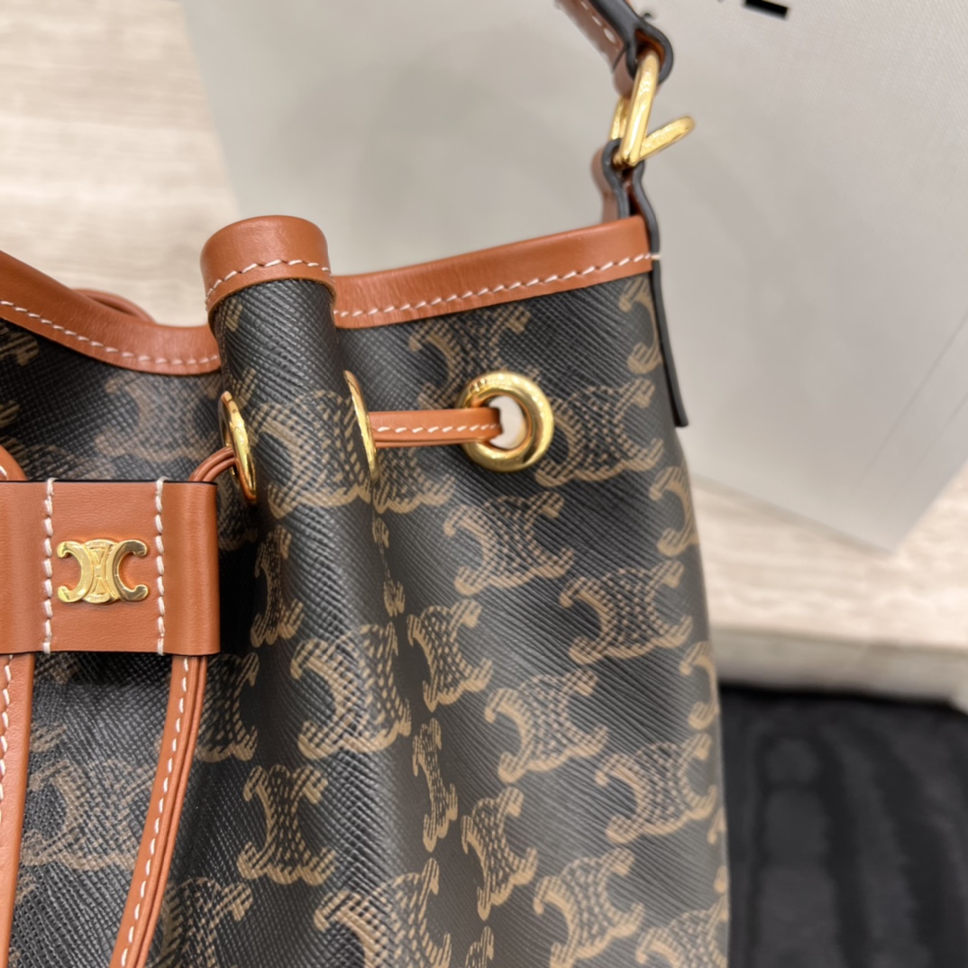 Túi Xách Nữ Celine Clara 116882 Logo Celine 