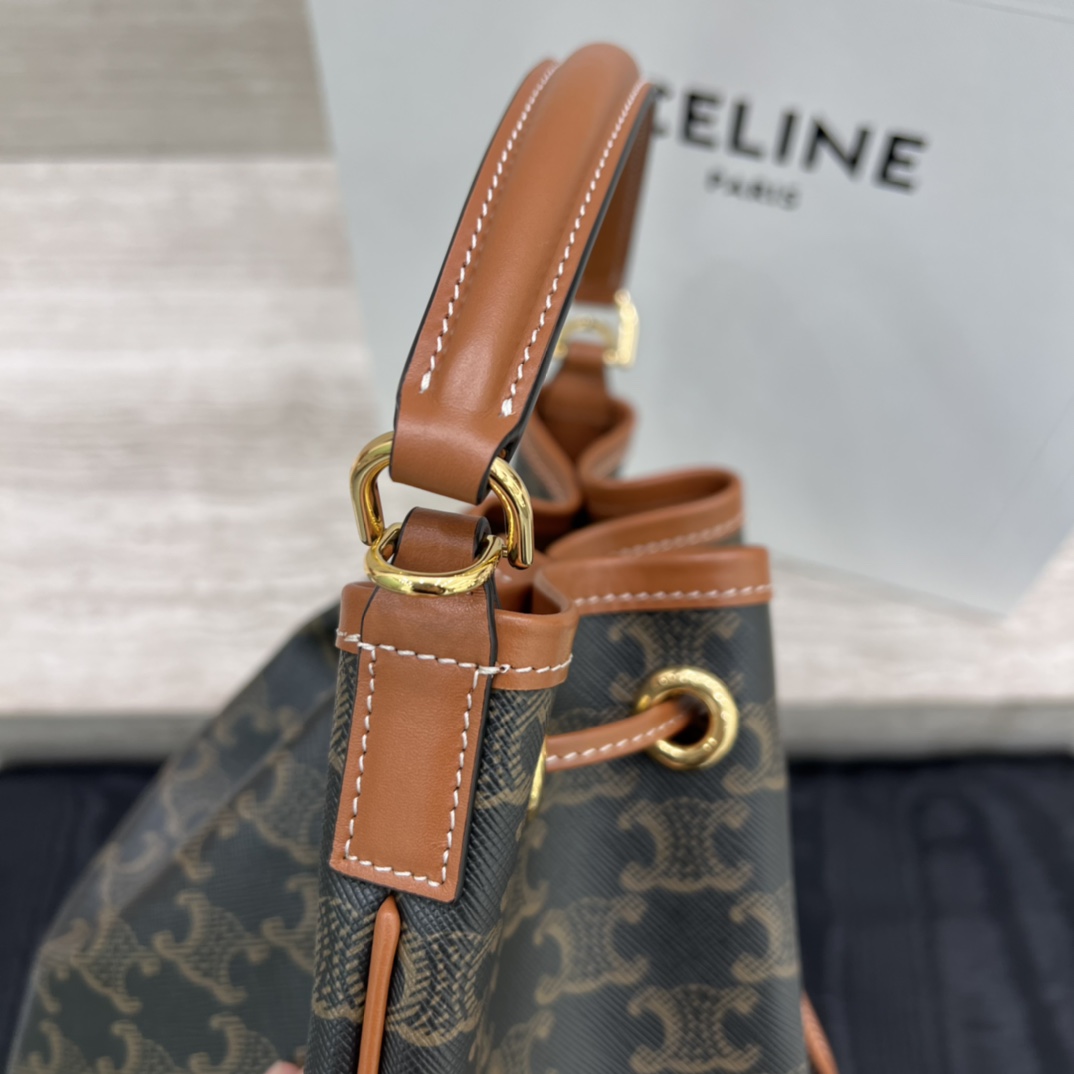 Túi Xách Nữ Celine Clara 116882 Logo Celine 