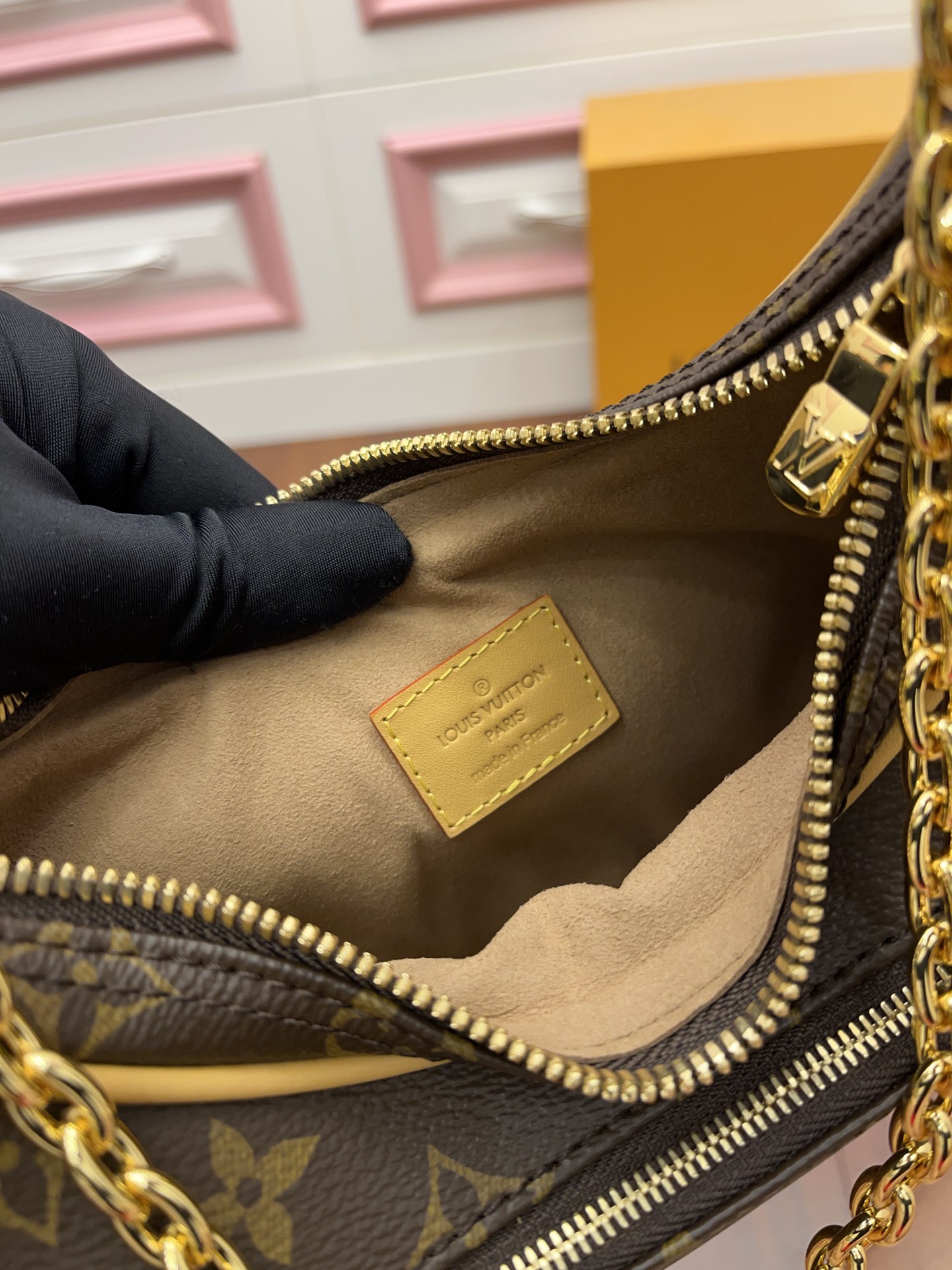 Túi Xách Nữ Louis Vuitton LV Loop M81098 Màu Nâu