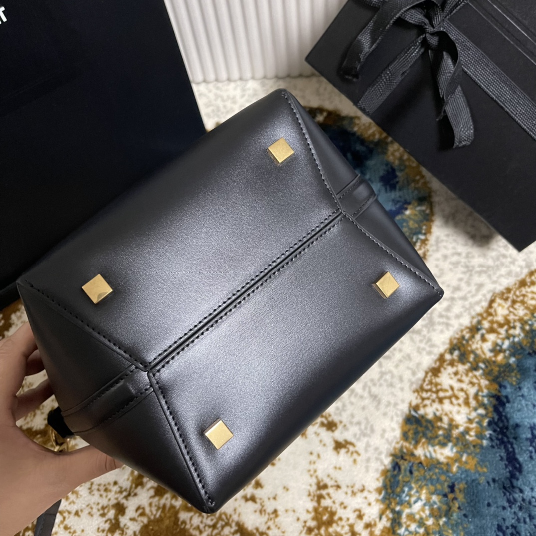 YSL LE37 749036 (Black)