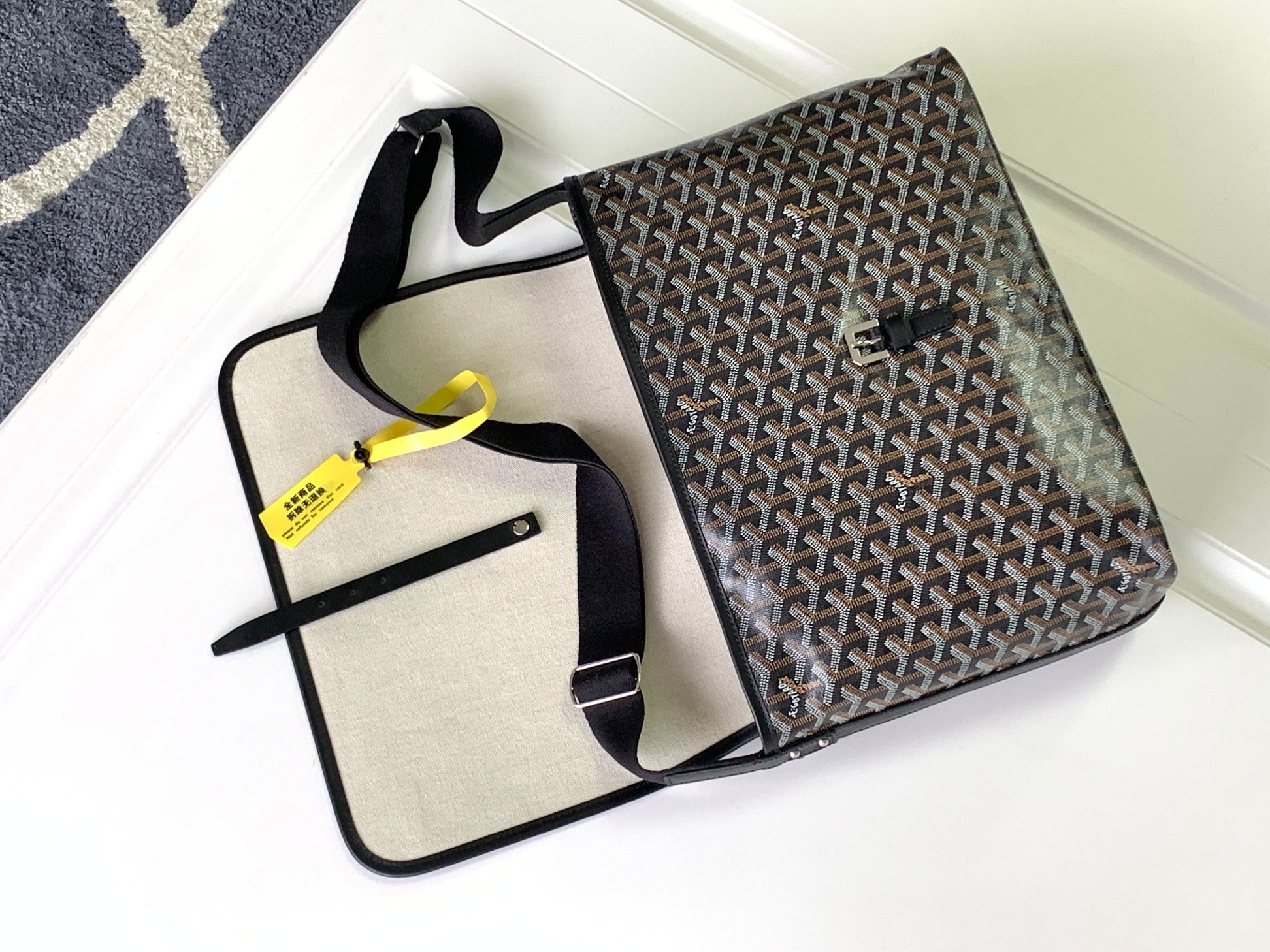 Túi xách Goyard 8130 màu đen