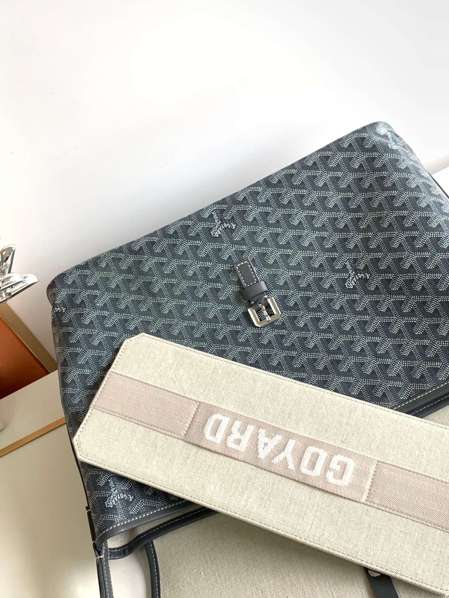 Túi xách Goyard 8130 màu xám 